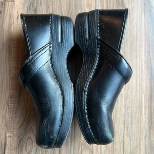 Dansko Women’s shoes Size 40